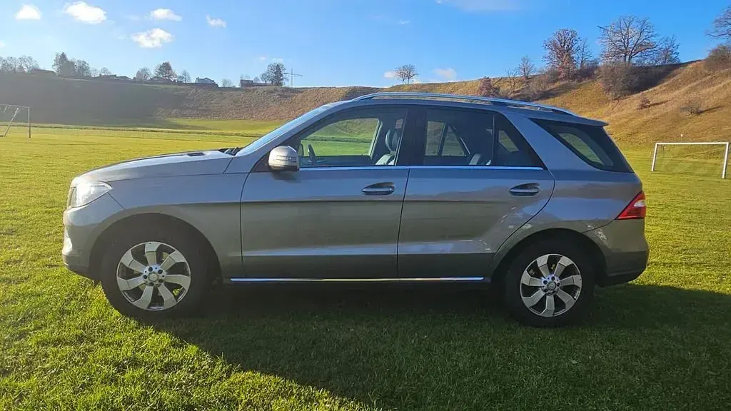 Gebraucht Mercedes ML350 258 PS (189 kW) 2014 Grau SUV