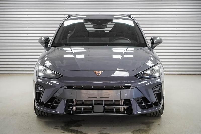Gebraucht Cupra Leon VZ 333 PS (244 kW) 2025 Graphene grau metallic (r6) Kombi