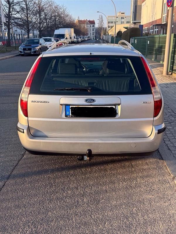 Gebraucht Ford Mondeo 130 PS (95 kW) 2005 Silber Kombi