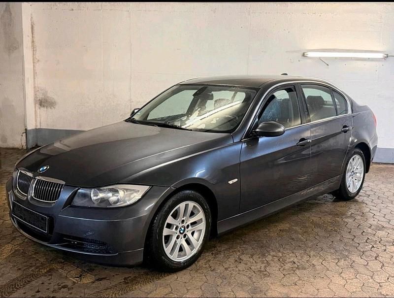 Gebraucht BMW 325 218 PS (160 kW) 2008 Grau Limousine