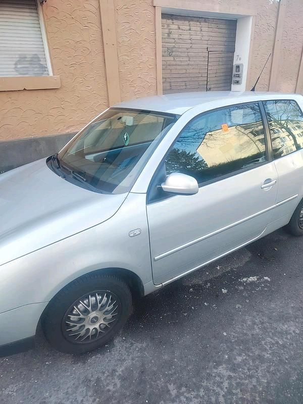 Gebraucht VW Lupo 50 PS (36 kW) 2001 Silber Kleinwagen