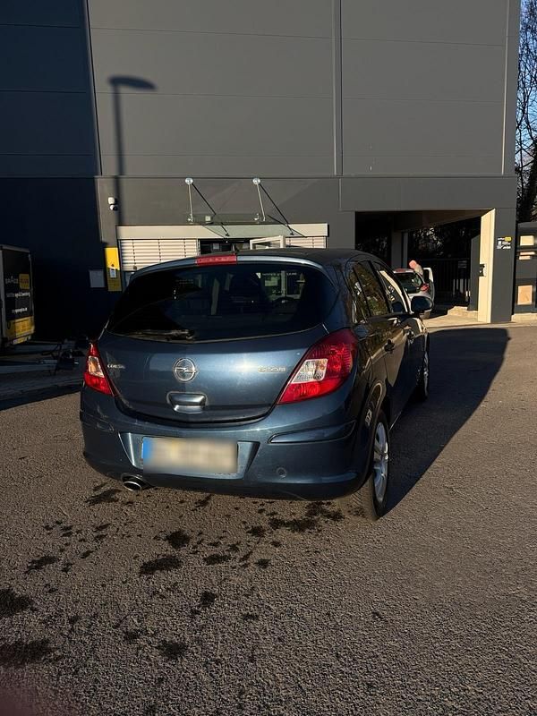 Gebraucht Opel Corsa Innovation 69 PS (50 kW) 2011 Andere farben Kleinwagen