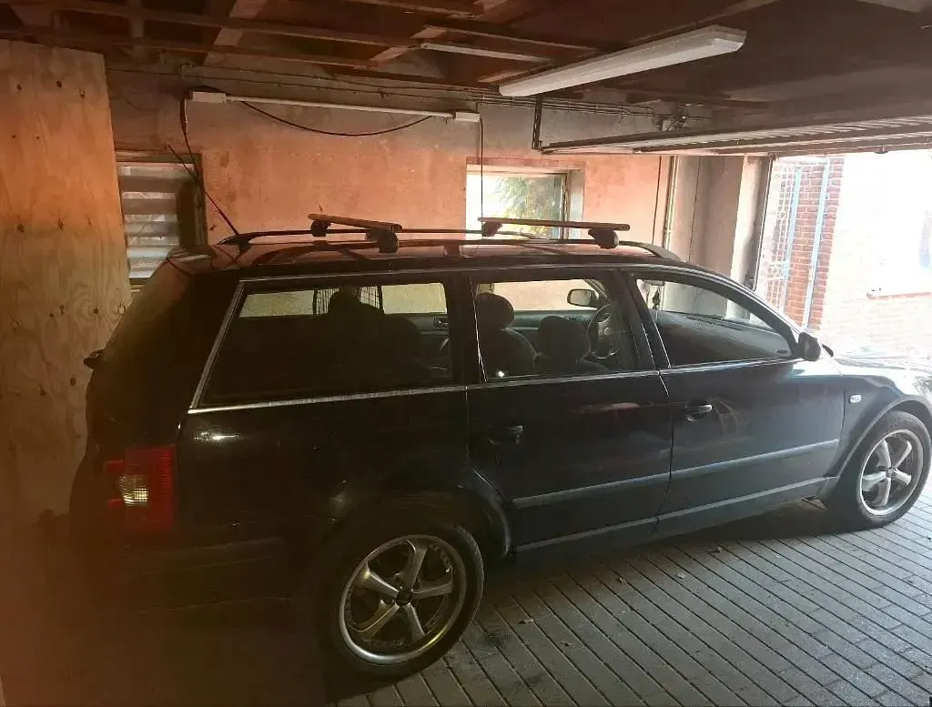 Gebraucht VW Passat 101 PS (74 kW) 2003 Schwarz Kombi