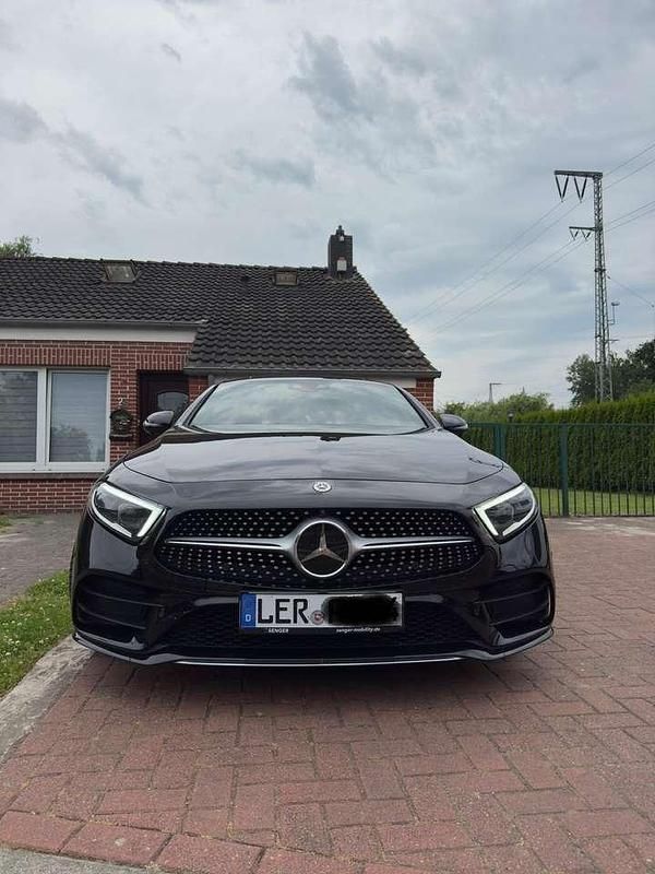 Schwarz Gebraucht 2018 Mercedes CLS350 AMG line Coupé | 43.000 € - Bild 1/4