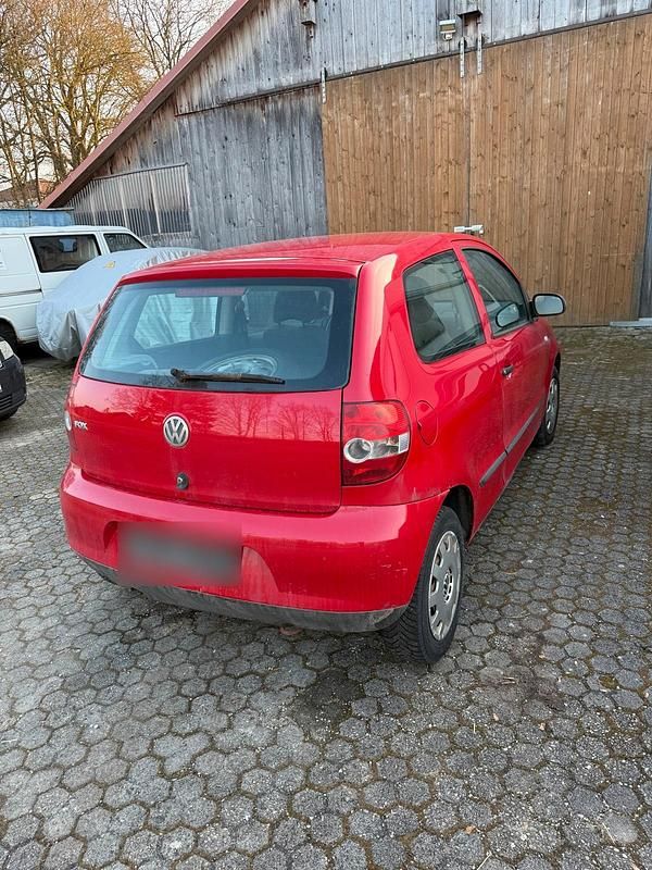 Gebraucht VW Fox 54 PS (39 kW) 2006 Rot Kleinwagen