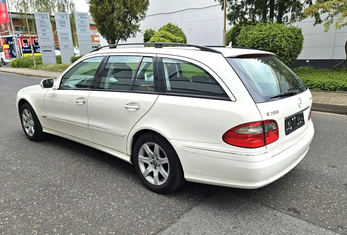 Second-hand Mercedes E200 184 CP (135 kW) 2008 Alb Break