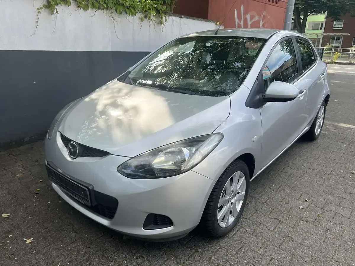 Gebraucht Mazda 2 Independence 86 PS (63 kW) 2008 Satinsilber metallic Kleinwagen