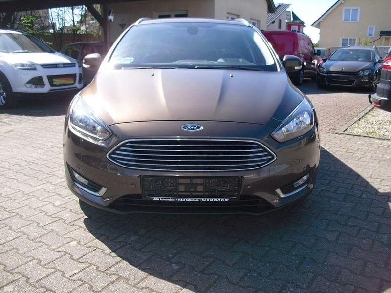 Usata Ford Focus 120 CV (88 kW) 2017 Marrone Berlina