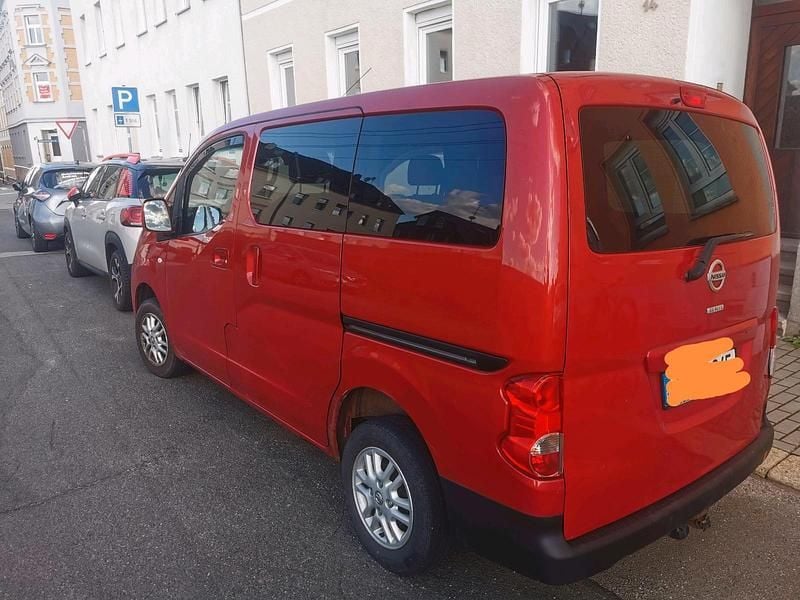 Rot Gebraucht 2011 Nissan NV200 Van | 5.000 € (Guter Preis) - Bild 1/4