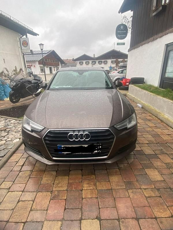Gebraucht Audi A4 150 PS (110 kW) 2018 Andere farben Limousine