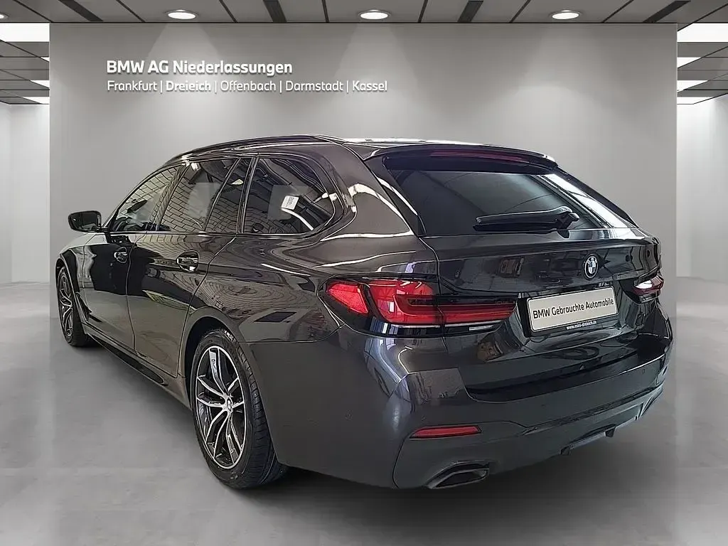 Gebraucht BMW 530 M Sport 245 PS (180 kW) 2023 Grau Limousine