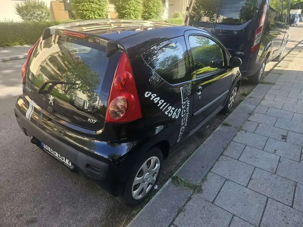 Gebraucht Peugeot 107 Urban Move 68 PS (50 kW) 2011 Kleinwagen