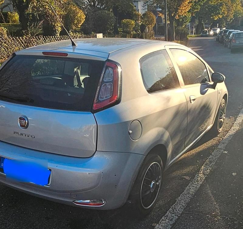 Gebraucht Fiat Punto 69 PS (50 kW) 2013 Silber Kleinwagen