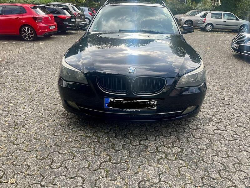 Gebraucht BMW 520 163 PS (119 kW) 2010 Schwarz Kombi
