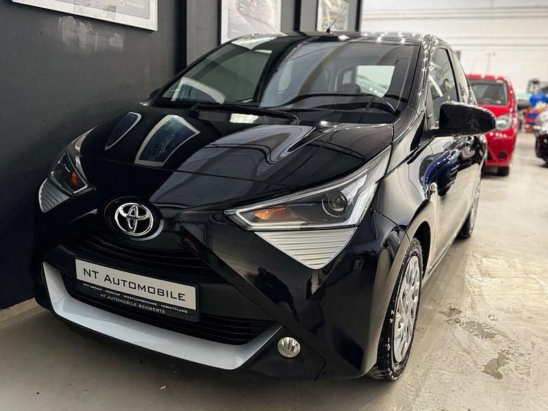 Gebraucht Toyota Aygo X-play 72 PS (52 kW) 2019 Schwarz Kleinwagen