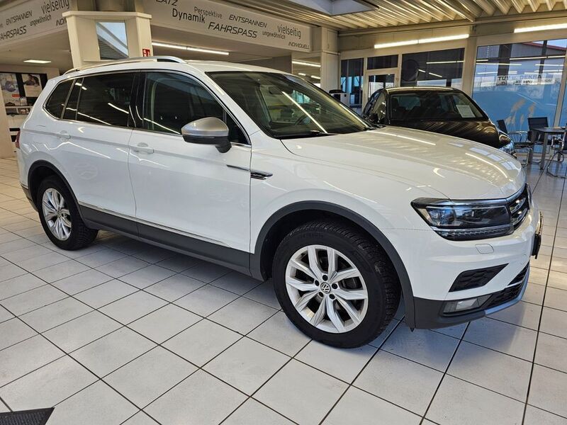 Pure white Gebraucht 2019 VW Tiguan Allspace Highline SUV | 27.990 € (Etwas zu teuer) - Bild 1/4