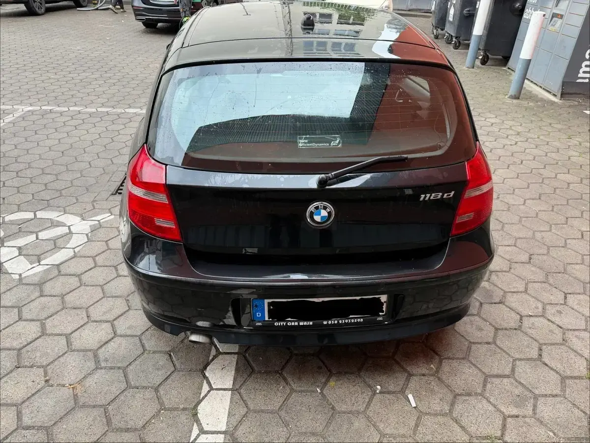 Gebraucht BMW 118 143 PS (105 kW) 2010 Schwarz Kleinwagen