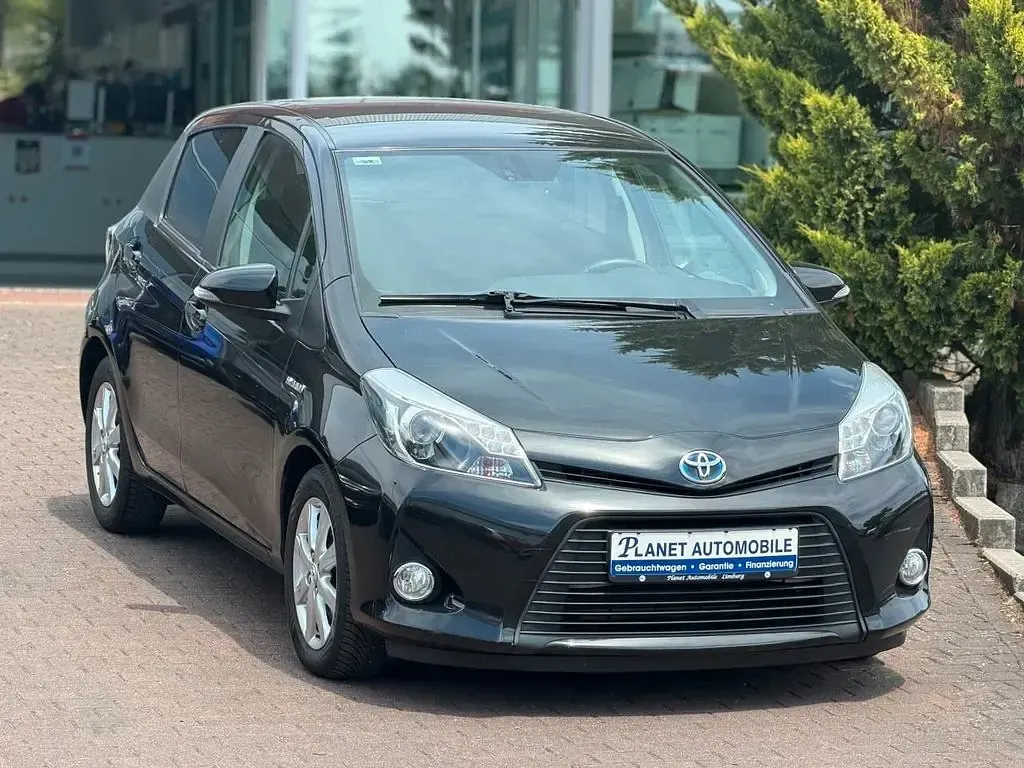 Gebraucht Toyota Yaris Edition 101 PS (74 kW) 2014 Schwarz Kleinwagen