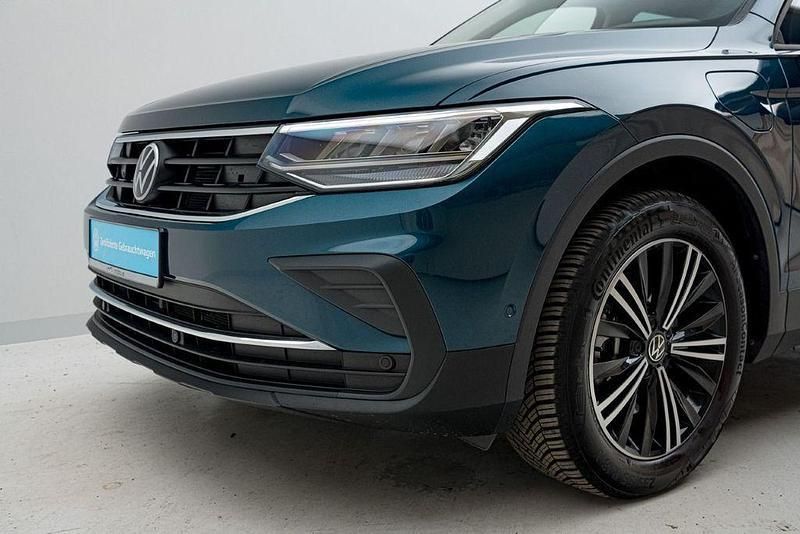 Gebraucht VW Tiguan Active 245 PS (180 kW) 2023 Blau SUV