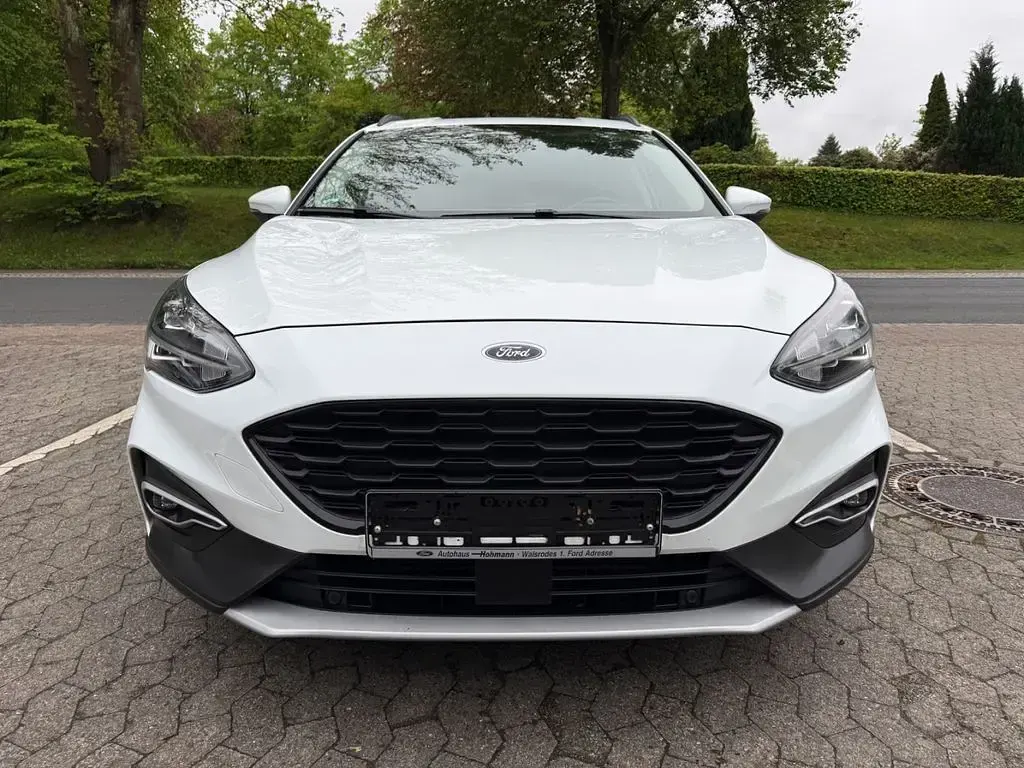 Używany Ford Focus Active 151 KM (111 kW) 2019 Biały Sedan/Limuzyna