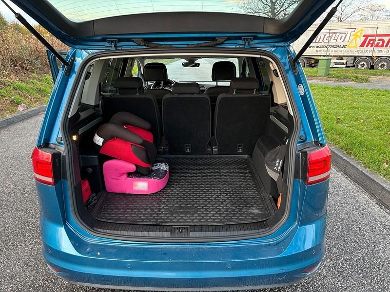 Gebraucht VW Touran 116 PS (85 kW) 2018 Blau Van / Kleinbus