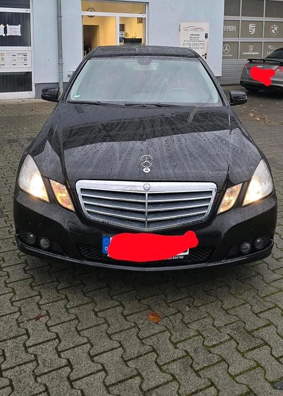 Gebraucht Mercedes E200 136 PS (100 kW) 2010 Schwarz Limousine