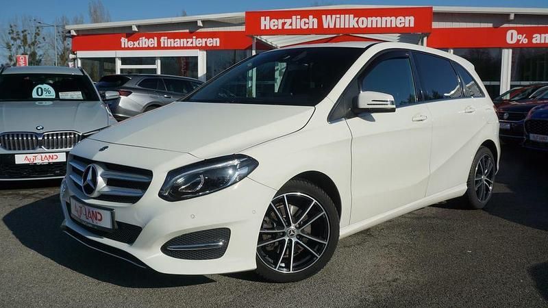 Gebraucht Mercedes B200 136 PS (100 kW) 2018 Weiß Van / Kleinbus