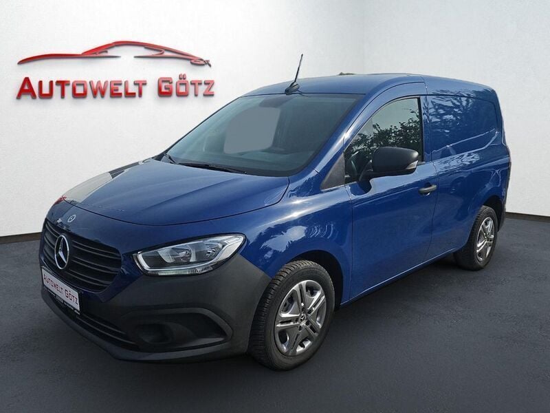 Blau Gebraucht 2022 Mercedes Citan 108 Van / Kleinbus | 12.980 € (Guter Preis) - Bild 1/4