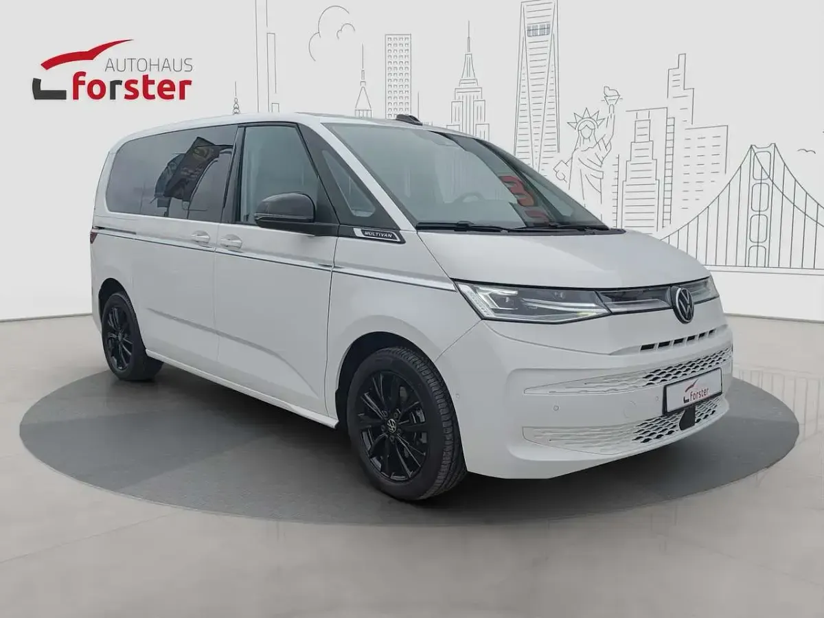 Gebraucht VW Multivan Style 150 PS (110 kW) 2023 Weiß Van / Kleinbus