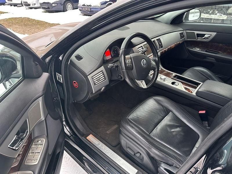 Gebraucht Jaguar XF 211 PS (155 kW) 2010 Schwarz Limousine