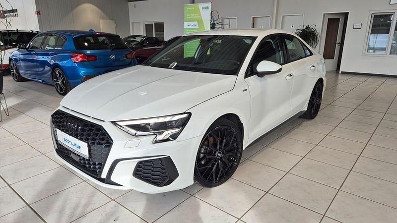 Ibisweiss Gebraucht 2022 Audi A3 S-Line Limousine | 22.950 € (Fairer Preis) - Bild 1/4