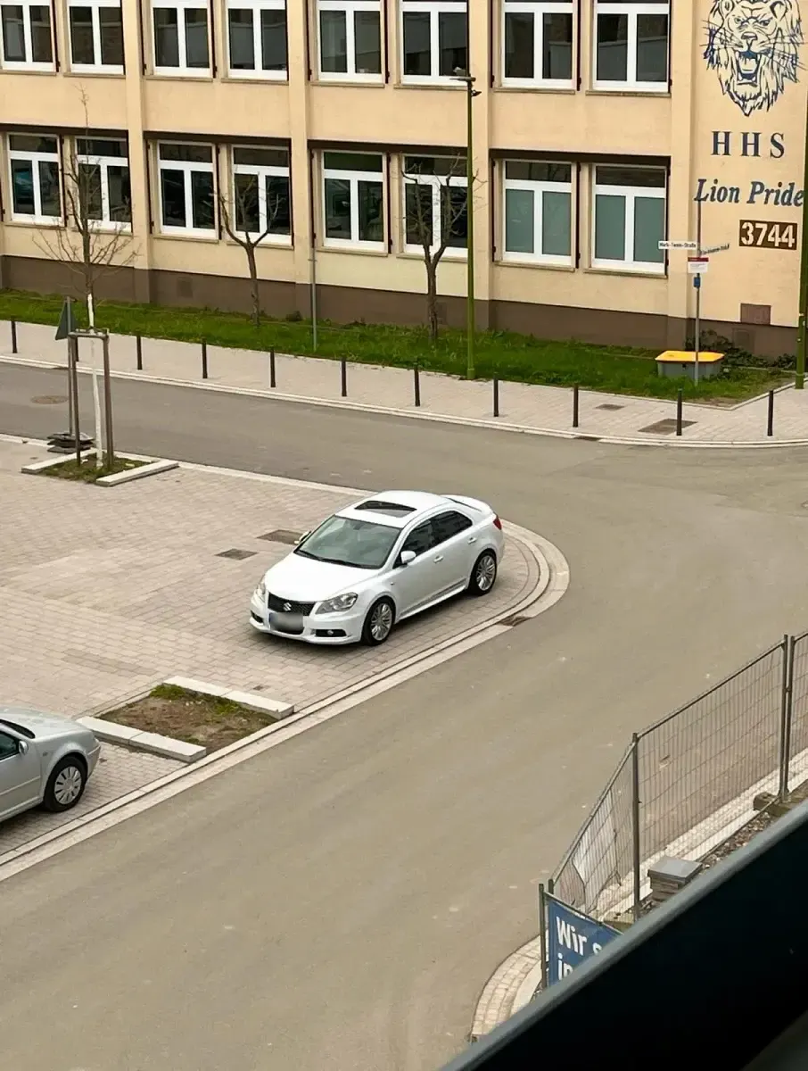 Gebraucht Suzuki Kizashi 179 PS (131 kW) 2011 Weiß Limousine