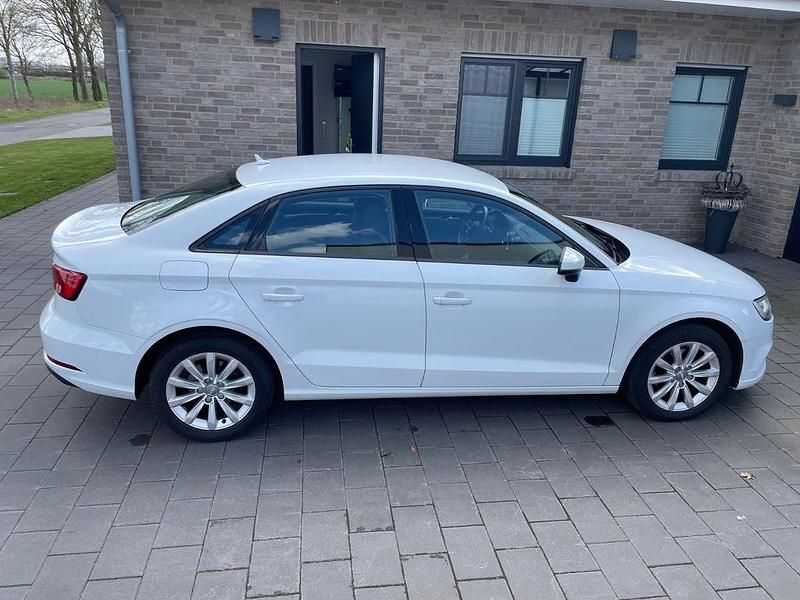 Gebraucht Audi A3 Ambiente 150 PS (110 kW) 2017 Weiß Limousine