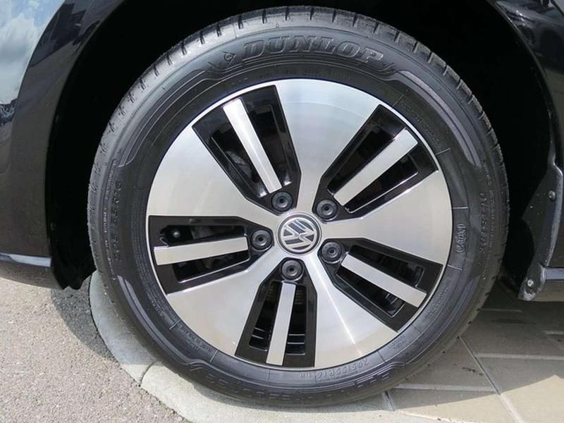 Gebraucht VW e-Golf 100 kW (136 PS) 2019 Deep black perleffekt Kleinwagen
