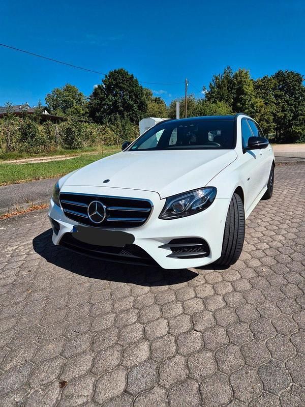Weiß Gebraucht 2019 Mercedes E300 AMG Kombi | 22.999 € (Superpreis) - Bild 1/4