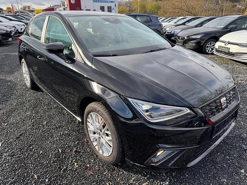 Schwarz Gebraucht 2024 Seat Ibiza Style Limousine | 16.959 € (Guter Preis) - Bild 1/4