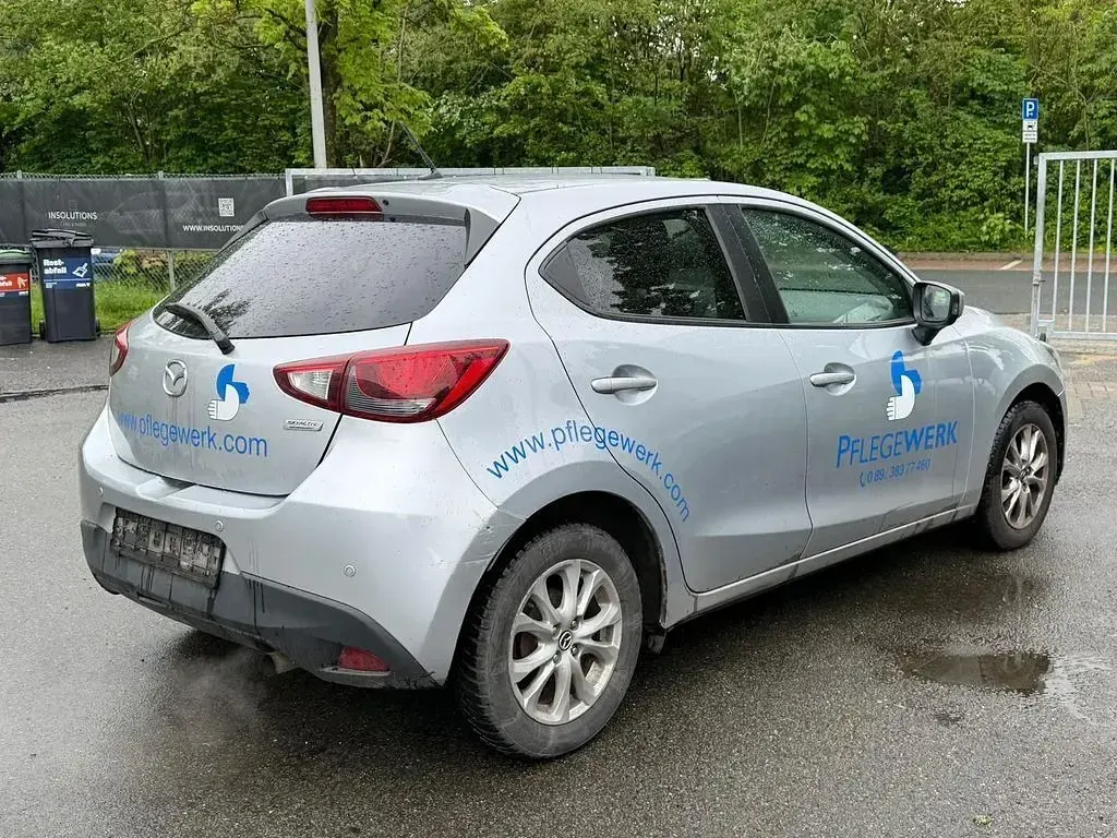 Brugt Mazda 2 Exclusive-Line 75 HK (55 kW) 2016 Sølv Sedan