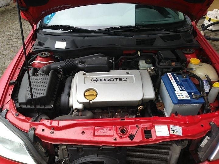 Gebraucht Opel Astra 101 PS (74 kW) 2002 Rot Kombi