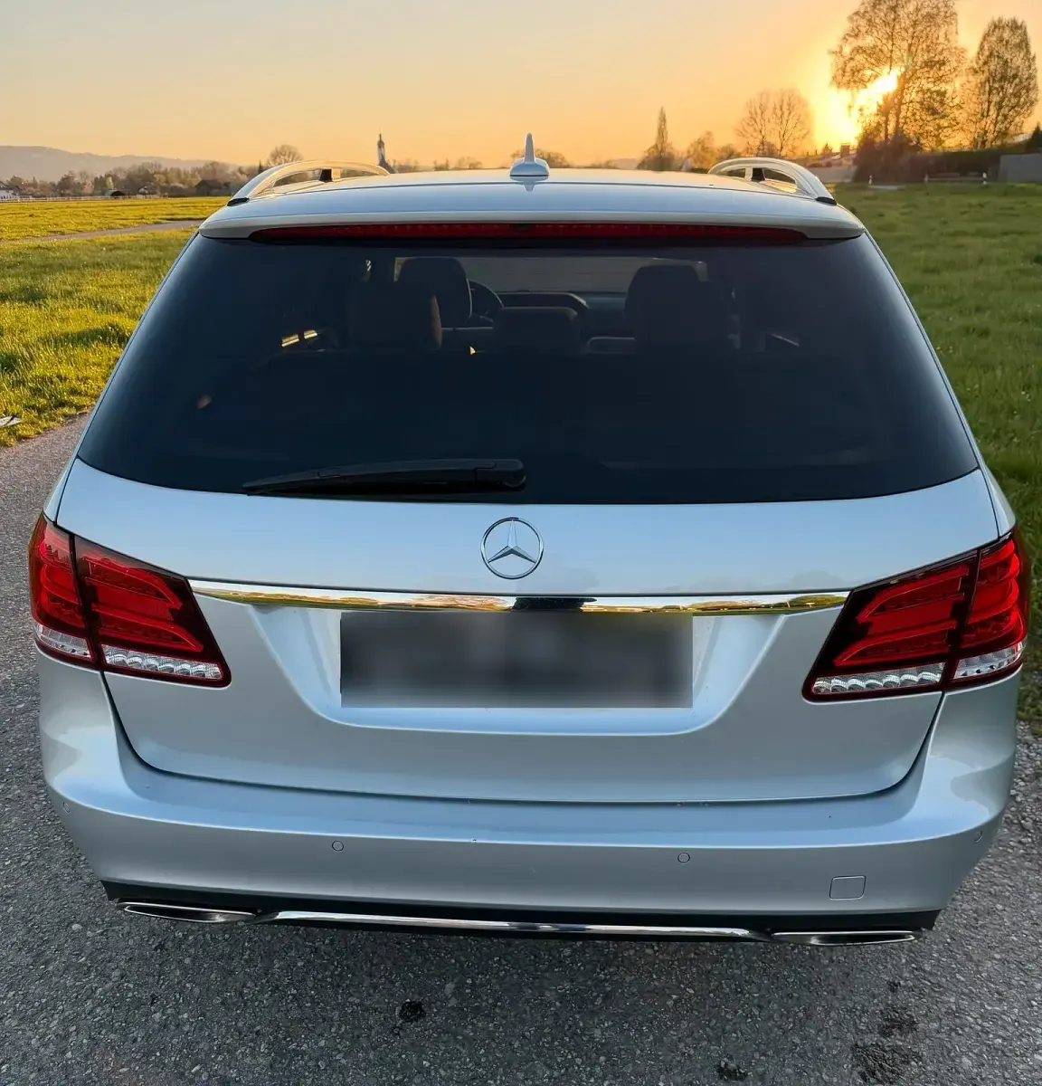 Gebraucht Mercedes E250 204 PS (150 kW) 2015 Silber Kombi