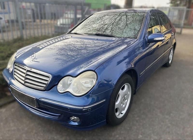 Gebraucht Mercedes C200 163 PS (119 kW) 2005 Blau Limousine