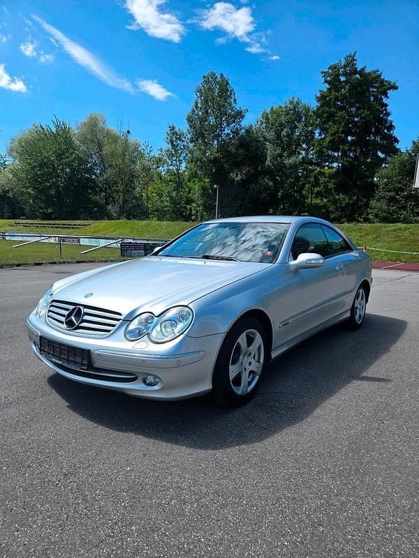 Silber Gebraucht 2003 Mercedes CLK320 Elegance Coupé | 3.790 € (Guter Preis) - Bild 1/4