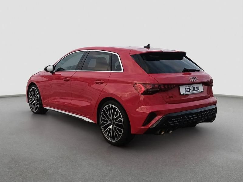 Gebraucht Audi S3 Ambiente 333 PS (244 kW) 2024 Progressivrot metallic Limousine