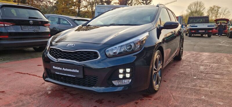 Schwarz Gebraucht 2015 Kia Ceed 2 Kombi | 6.890 € (Guter Preis) - Bild 1/4