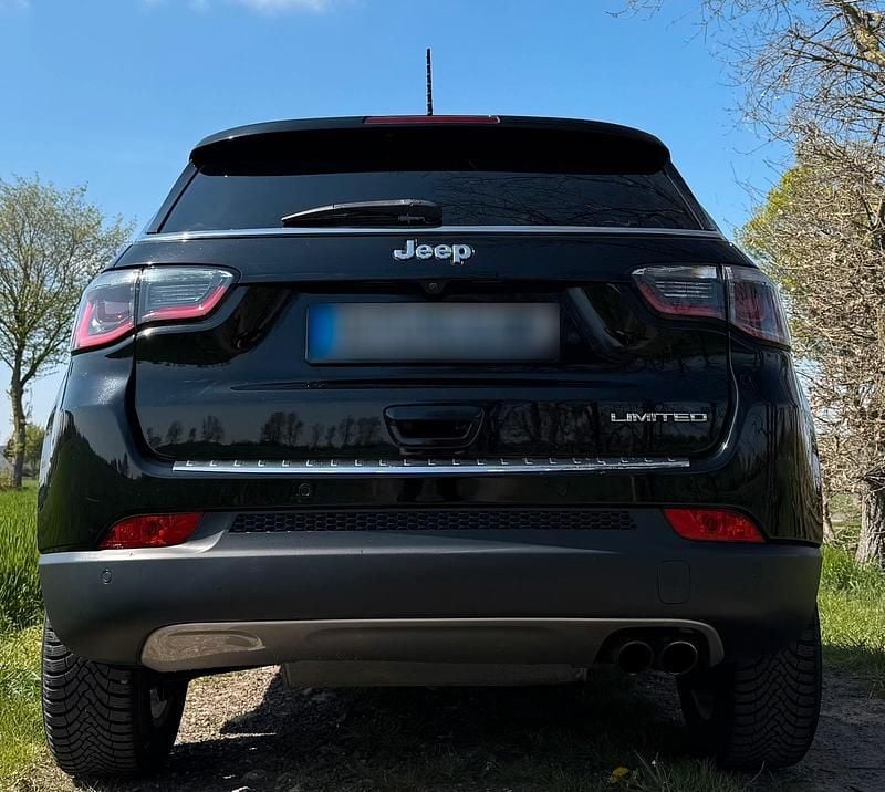 Second-hand Jeep Compass 140 CP (102 kW) 2020 Negru SUV