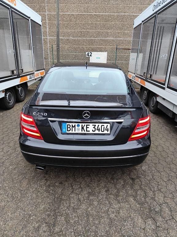 Gebraucht Mercedes C250 Avantgarde 204 PS (150 kW) 2012 Grau Limousine