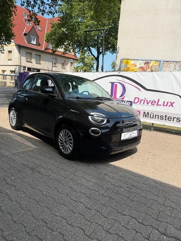 Schwarz Gebraucht 2021 Fiat 500e Kleinwagen | 12.999 € (Fairer Preis) - Bild 1/4