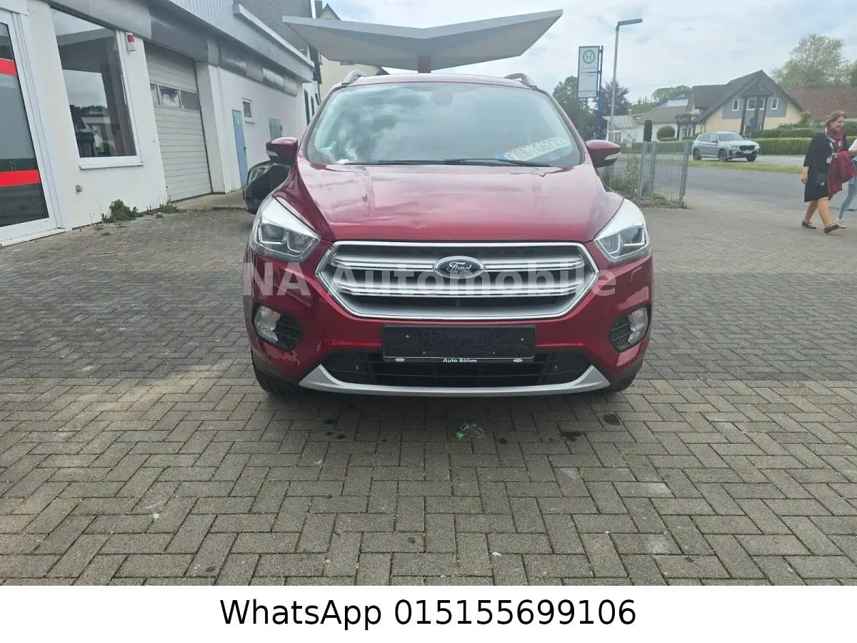 Używany Ford Kuga Titanium 150 KM (110 kW) 2017 Czerwony SUV