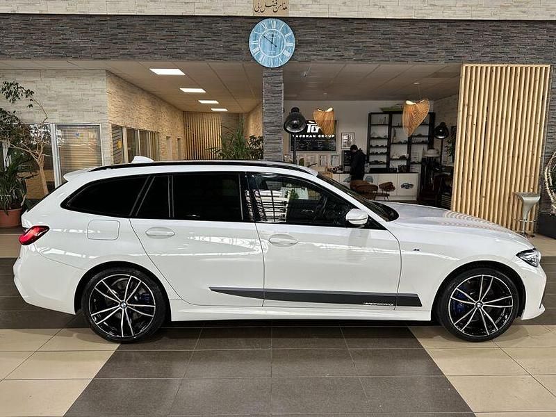 Gebraucht BMW 330e Performance 252 PS (185 kW) 2021 Weiß Kombi