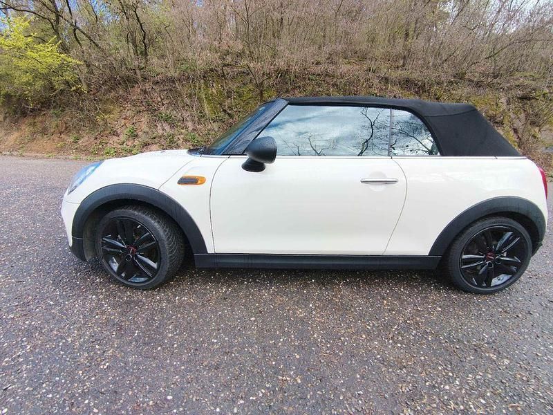 Gebraucht Mini One Cabriolet 102 PS (75 kW) 2018 Weiß Cabrio