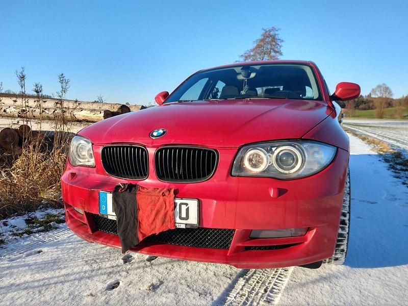 Gebraucht BMW 120 177 PS (130 kW) 2009 Rot Kleinwagen